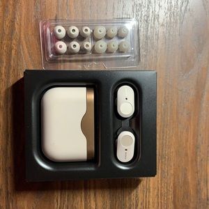 WF-1000XM3 True Wireless Noise-Canceling In-Ear Earphones from Sony incorporates